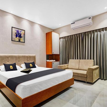 Townhouse Oak Hotel Vaibhav سورات المظهر الخارجي الصورة