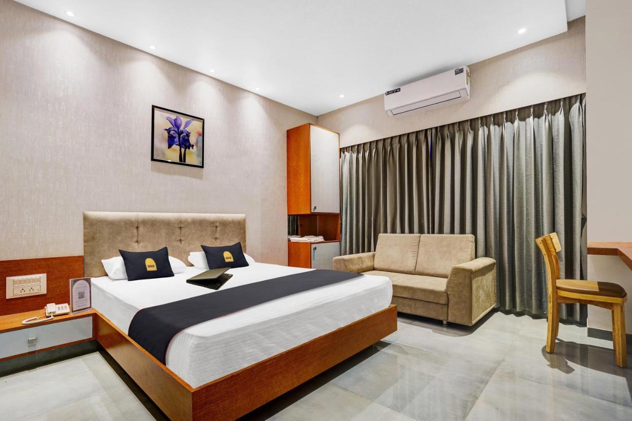 Townhouse Oak Hotel Vaibhav سورات المظهر الخارجي الصورة