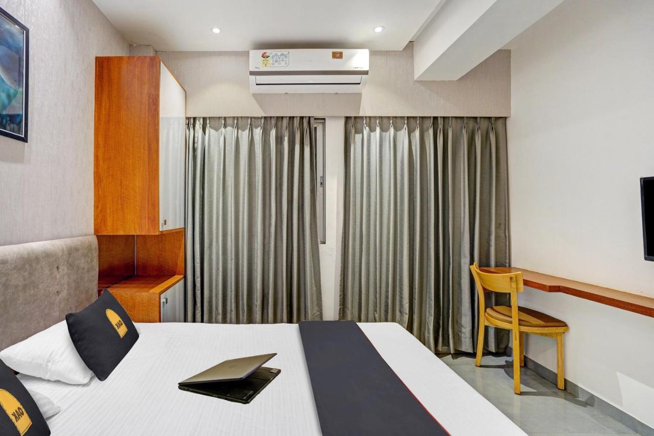 Townhouse Oak Hotel Vaibhav سورات المظهر الخارجي الصورة