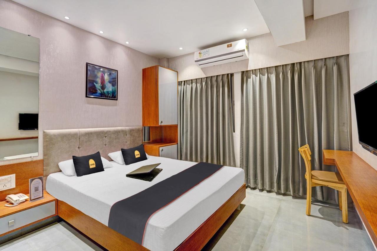 Townhouse Oak Hotel Vaibhav سورات المظهر الخارجي الصورة