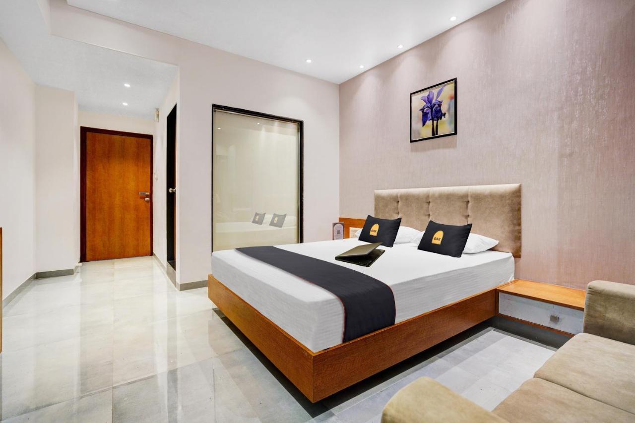 Townhouse Oak Hotel Vaibhav سورات المظهر الخارجي الصورة
