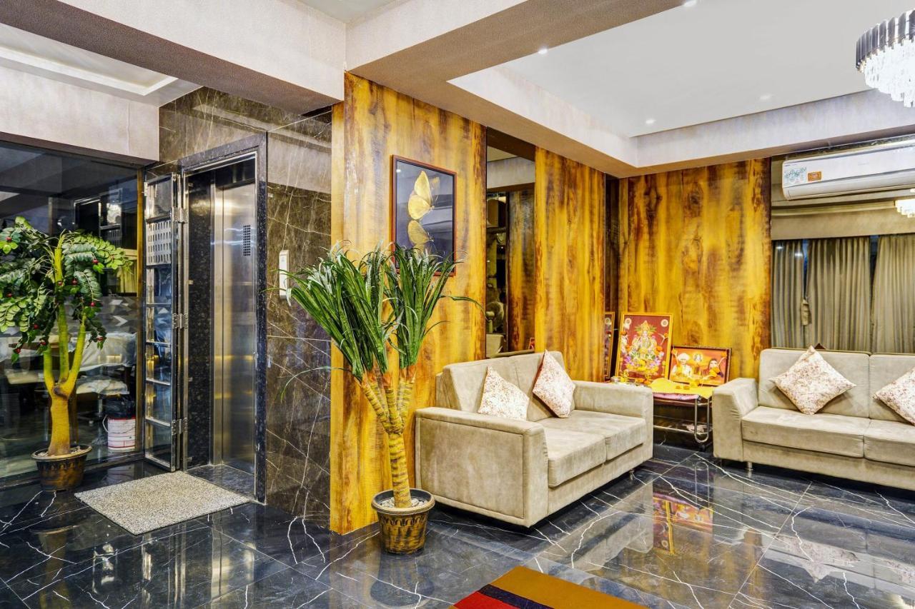 Townhouse Oak Hotel Vaibhav سورات المظهر الخارجي الصورة