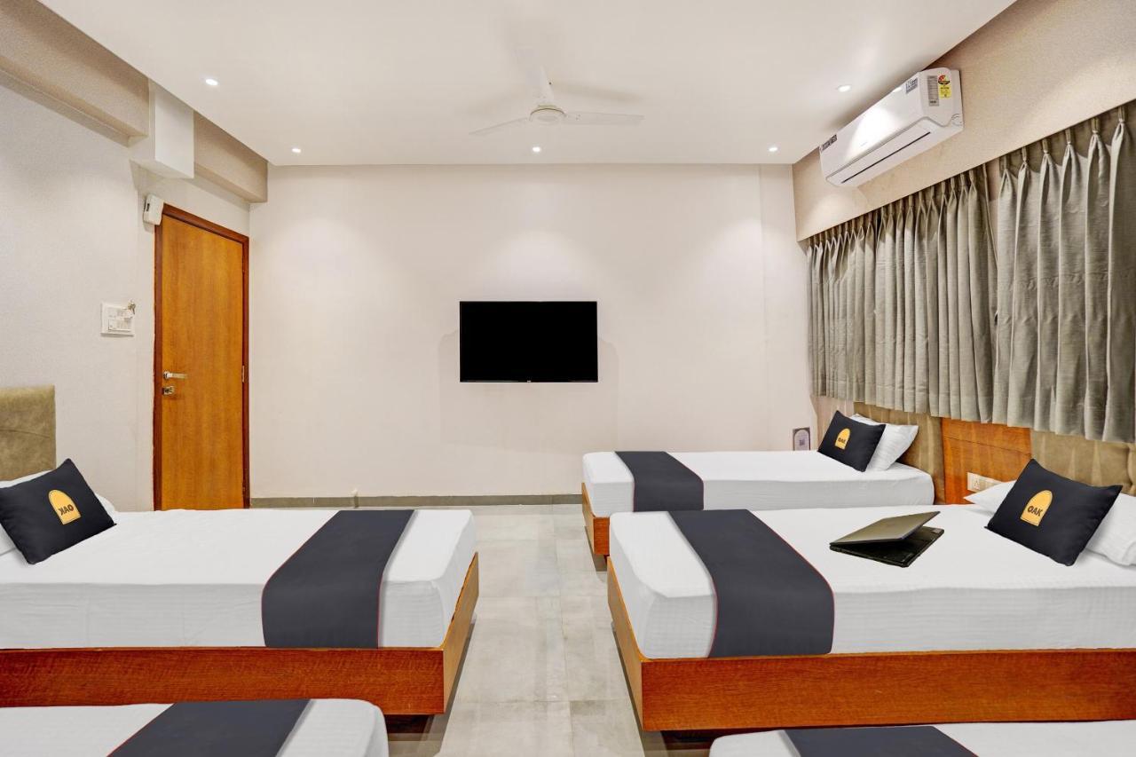 Townhouse Oak Hotel Vaibhav سورات المظهر الخارجي الصورة