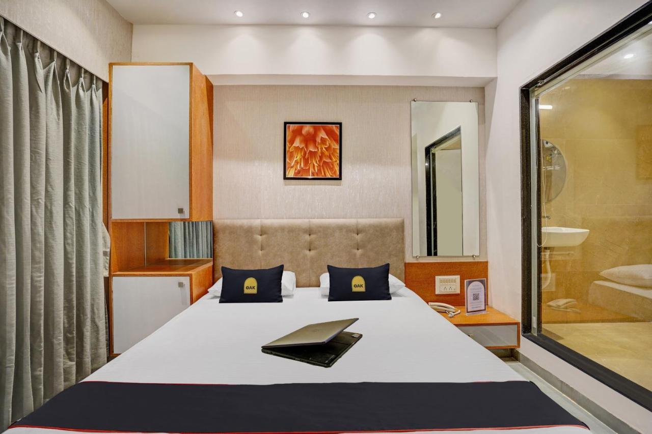Townhouse Oak Hotel Vaibhav سورات المظهر الخارجي الصورة